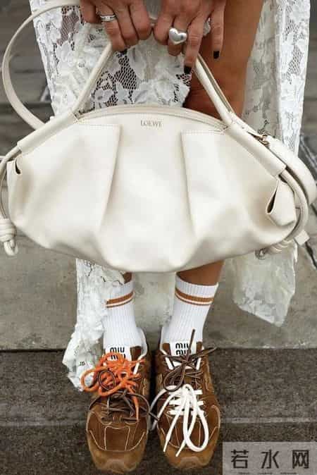 这3双运动鞋,搭什么都好看!