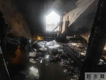 离家未断电酿火灾，石景山一阁楼内夫妻被困，所幸被救出