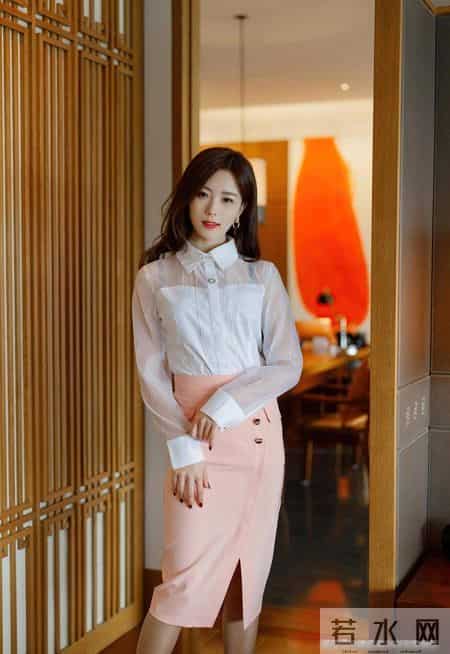 温柔而不失个性的精致女人通勤穿搭，举手投足间从容自信