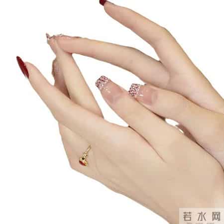 红到发黑!这副穿戴甲把过年氛围感焊在手上