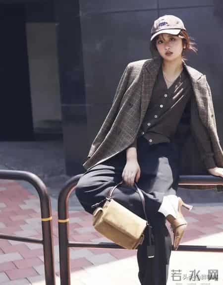 冬季穿搭可以看看，老钱风的那种低调的时髦感！