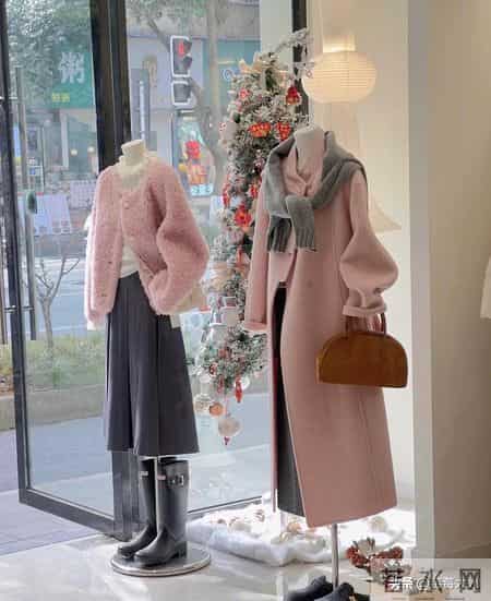 还在为过年穿搭发愁吗，直接照着抄就完事了