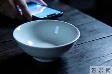 老公提议过年各回各家，我假装同意，婆婆却发来38道菜的菜单：家里要来6桌客，年夜饭你来准备