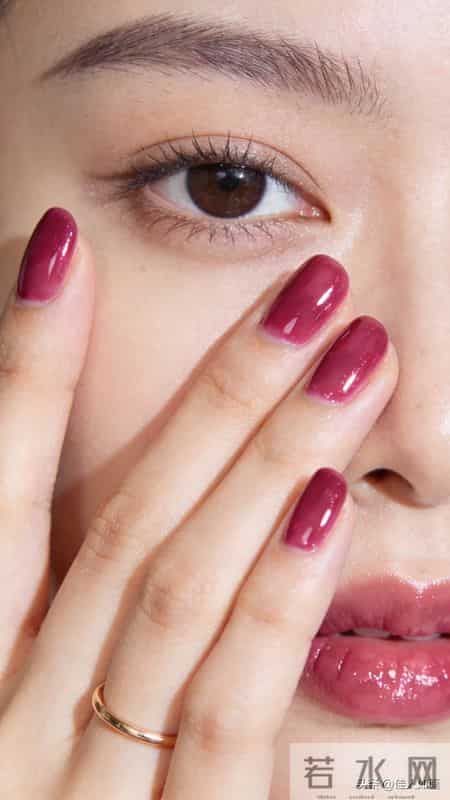 清透妆造+金戒指，这是不是你想要的纯欲感？