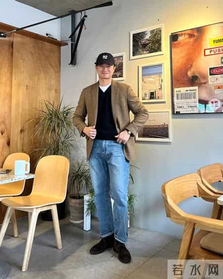 男士穿搭丨上班穿牛仔裤,西装外套这么搭,老板追着你加薪!