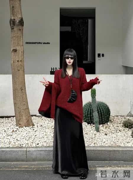 新年内搭就穿「毛衣+半裙」 ,聚会吃漂亮饭赢麻了!