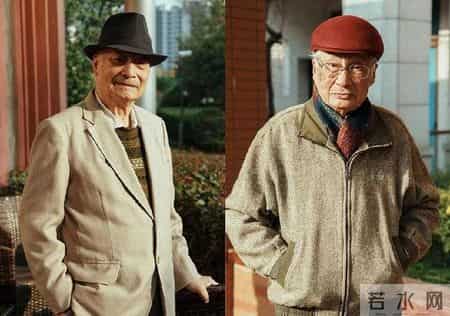 男人老了：可以不穿花衬衫、卫衣，但这3件“上衣”不能少！