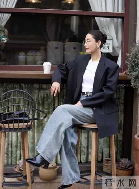 大衣搭牛仔裤，夹克搭牛仔裤，羽绒搭牛仔裤，西装搭牛仔裤，有质感也有智感！