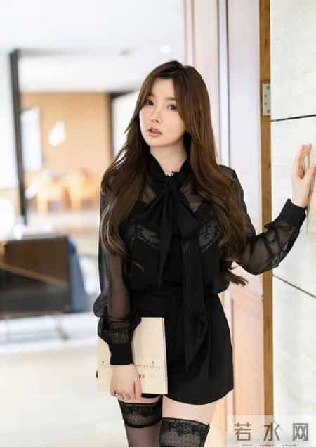 优雅知性的黑色衬衫裙，既柔软又质感满满