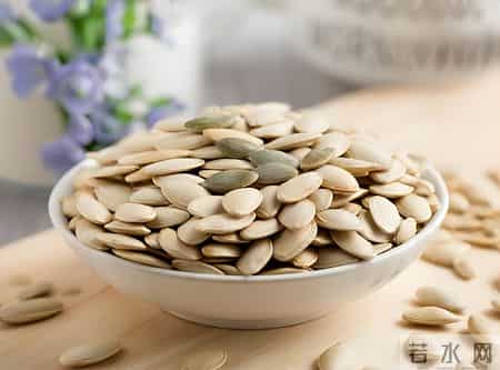 研究发现常吃南瓜子，前列腺增生、尿频、全因死亡率, 比同龄人低