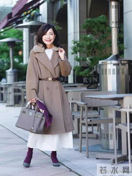 过年走亲戚怎么穿？50岁以后这样穿不抢风头 ，人人夸你“会打扮”