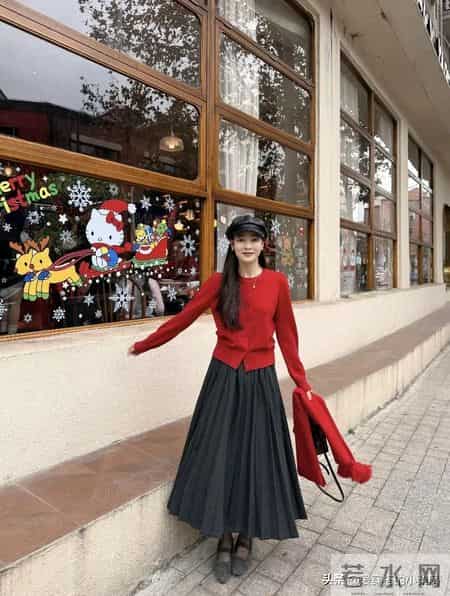 新年内搭就穿「毛衣+半裙」 ,聚会吃漂亮饭赢麻了!