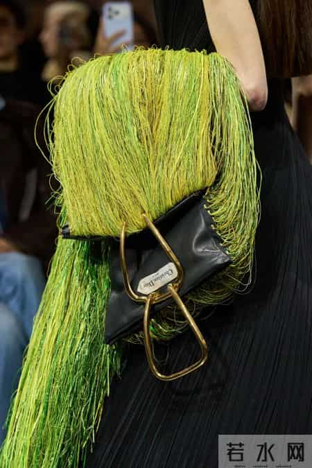 当Dior女孩不再只是“美”