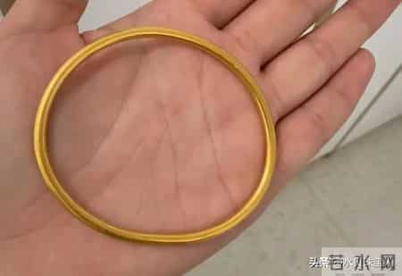 不懂就问!这有什么解决的办法?手撞了一下衣柜,金手镯就这样了