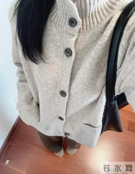 挖到宝！优衣库这件舒芙蕾开衫，我穿了半个月不想脱