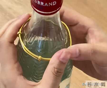 不懂就问!这有什么解决的办法?手撞了一下衣柜,金手镯就这样了