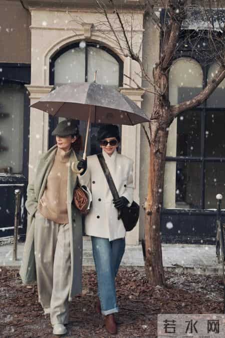 60+的她常常被夸衣品比女儿还好，她的时髦经验，都藏在穿搭里