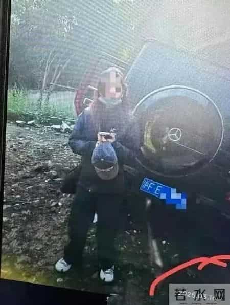 金晨交通事故监控截图曝光！已有品牌方删除与其直播预告，律师解读将面临什么样的处罚