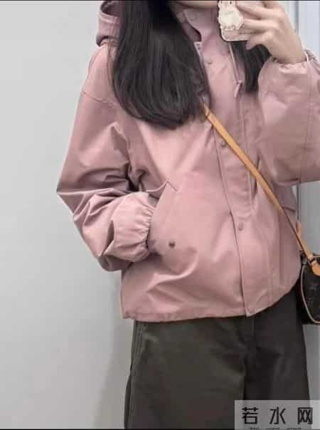 在“优衣库”挖到7件巨好看的单品！拿捏秋冬氛围感，显瘦不臃肿