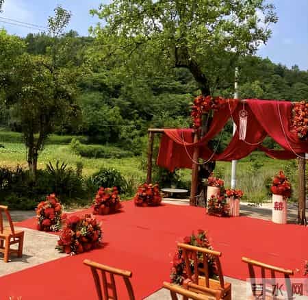 堂弟婚礼上，奶奶撒泼逼我爸立遗嘱，堂弟附和后我爸给他一耳光