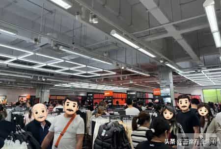 7天5.2亿！京圈“捡漏天堂”，要被卖了！网友：三折Prada真香