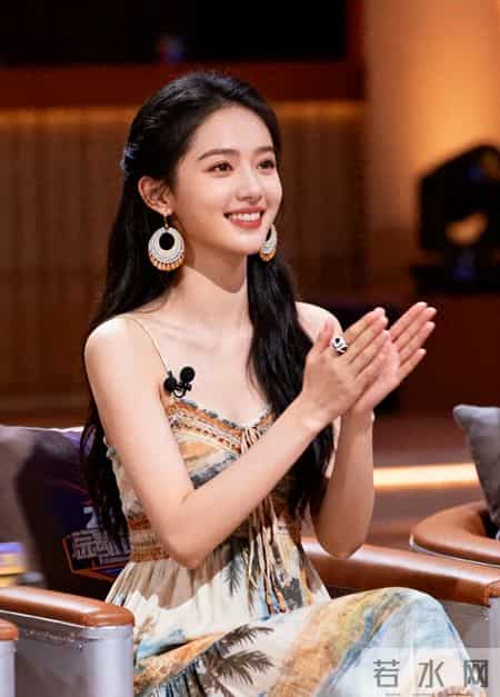 宴会上，秘书说：陆总身材很好，我给了她一巴掌，隔天被老公辞退