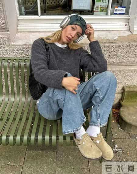 “阔腿裤+勃肯鞋”竟是冬天最流行组合，松弛又减龄