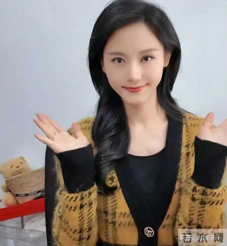 江苏主持人夫妻，同校同行还是同事，带娃播新闻，如今又喜获二胎