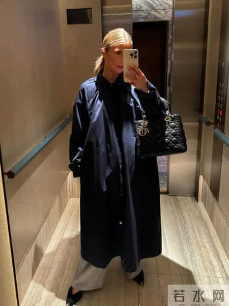 冬天把藏蓝色穿在身上，好看又显高级！