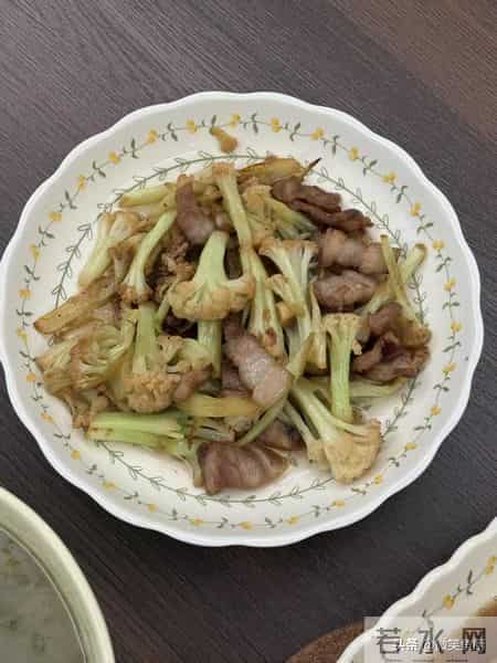 钾是香蕉的31倍，建议中老年隔天吃一次它，腿脚有劲，对肝脏也好