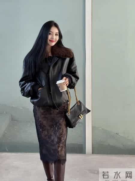 高跟筒靴+蕾丝=致命诱惑,这姐美到犯规