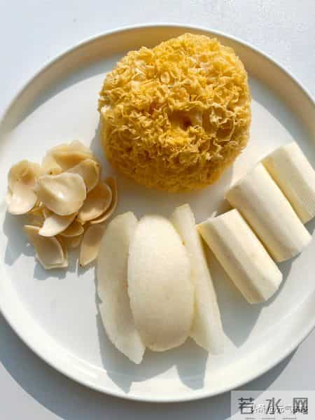 天冷了皮肤干成沙漠？我连喝一周这杯“补水神器”，朋友都追着问