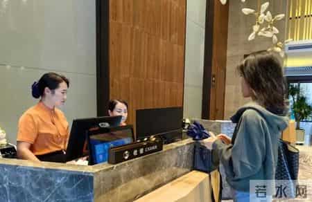 两个人在酒店各开各的房，但时间段一致，会被警察查到吗？