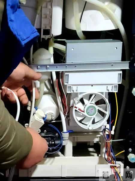 电磁炉常见故障维修方法大公开