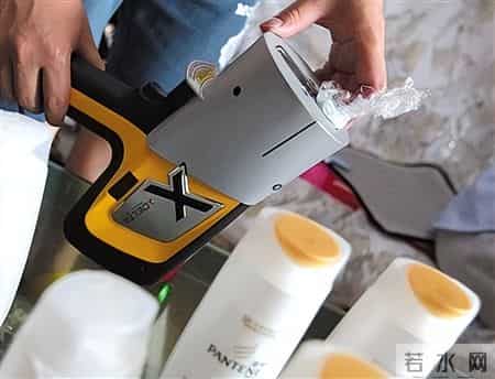 遭官方曝光的毒洗发水，很多家庭还在用，难怪头发越来越少