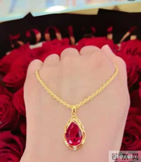 姐妹们,以你的眼光,这些项链,选哪款