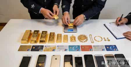 21岁小伙豪掷700万买黄金,店员一报警竟牵出跨省洗钱大案!