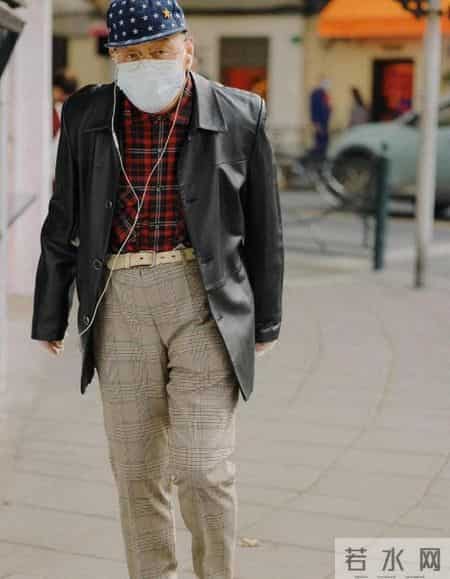 男人老了：可以不穿花衬衫、卫衣，但这3件“上衣”不能少！