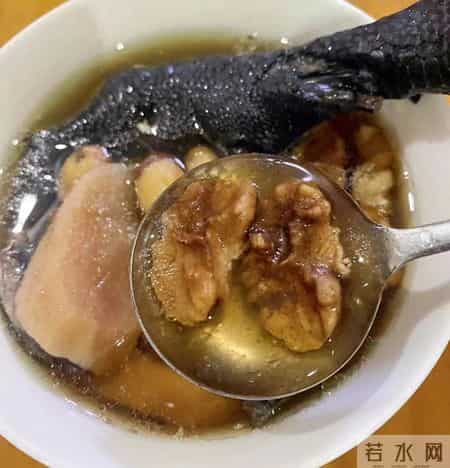 建议女人不要太节俭，常吃这4样，补充雌激素，皮肤光滑气色好