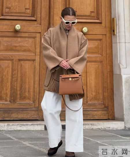 女人到了50岁，穿衣真的要学会“做减法”法国博主的穿搭，太高级
