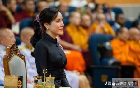 诗妮娜贵妃印度之行结束，4天换了5套造型，41岁生日复出试水成功