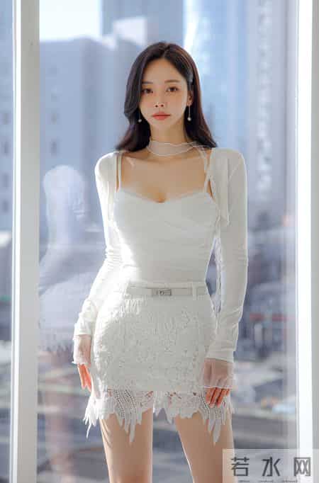 纯白蕾丝轻熟套装|是窗景里的月光柔媚美人