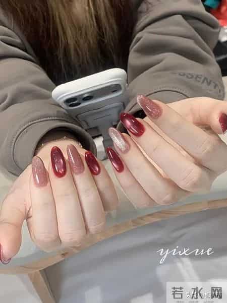 嘎嘎好看的美甲