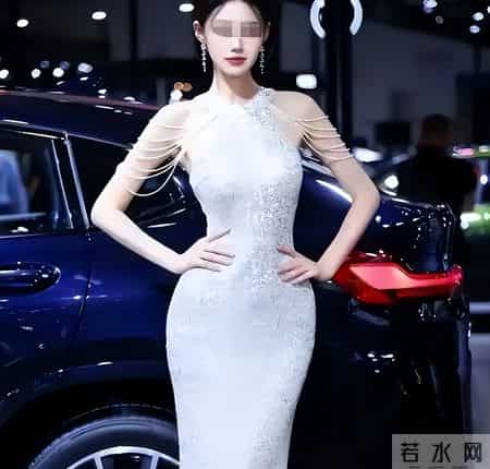 空姐参加海天盛筵，三天后下船时诡异“摸鼻”，男友读懂她的暗号