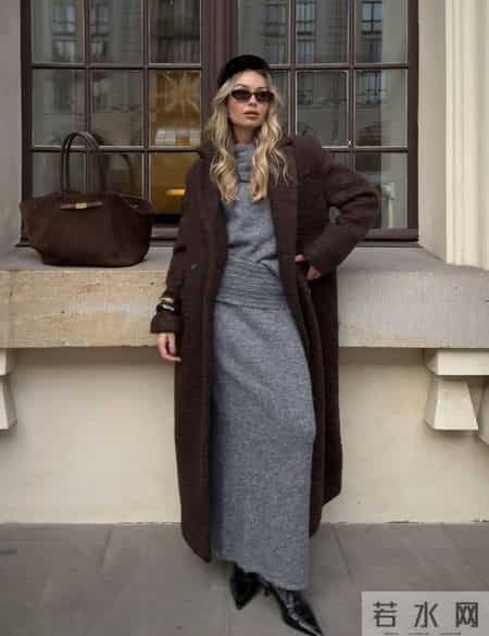 今年流行灰+棕，穿出高级的时髦感