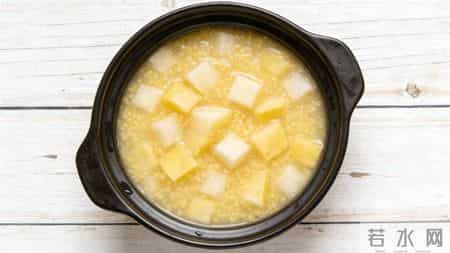 苹果这样煮，堪称“肠道疏通剂”！每天吃一点，隔天排便特轻