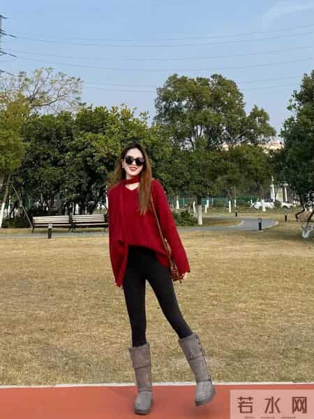 今年冬天流行“红色+黑色”穿搭组合，让你美出新高度！