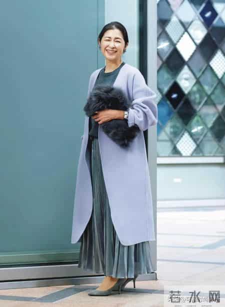 过年走亲戚怎么穿？50岁以后这样穿不抢风头 ，人人夸你“会打扮”