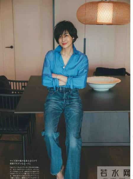 53岁富冈佳子为何如此受欢迎？除穿搭连头发都有人模仿，看完就知