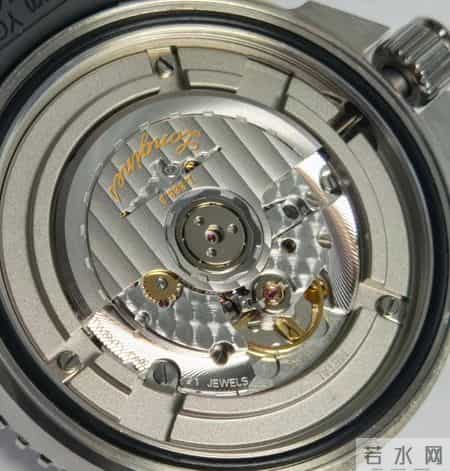 手表搭载自产机心还是外购通用机心,哪个更好?